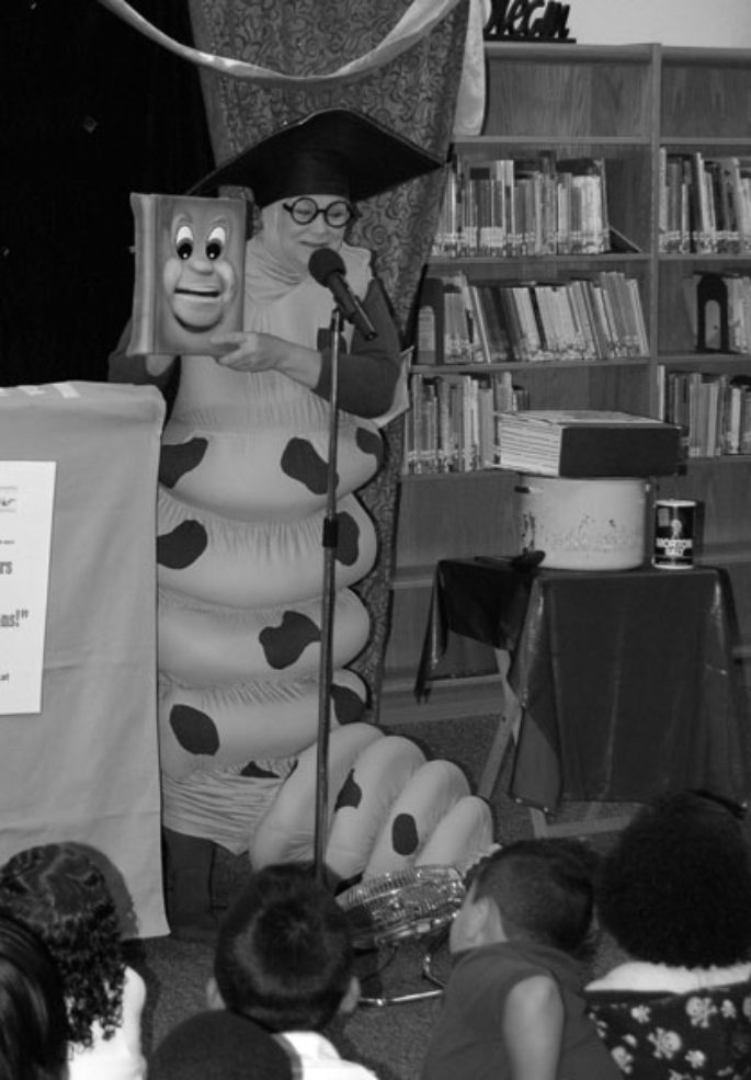 Let’s Read with the Bookworm
