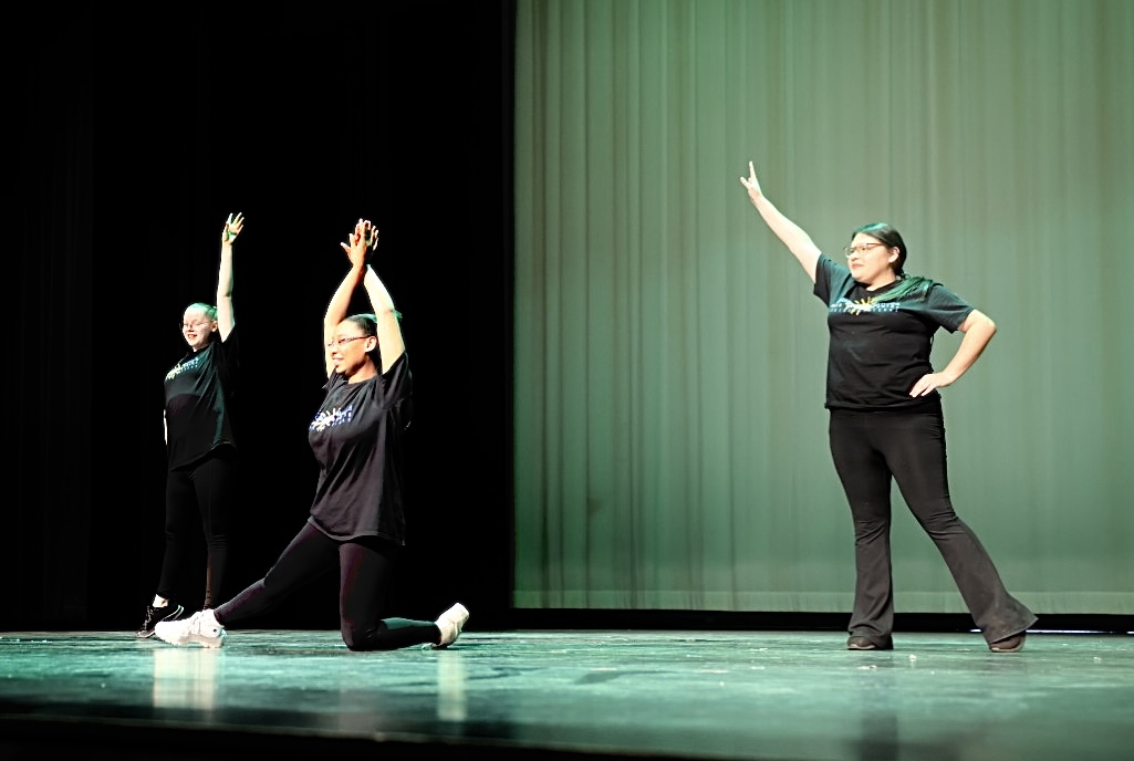 High-School-Choreo-Ending-Pose High-School-Choreo-Ending-Pose